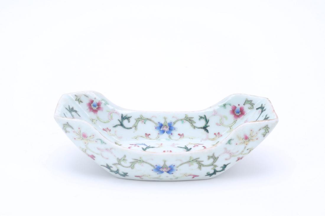 A Chinese Porcelain Brush Washer (1 of 5)