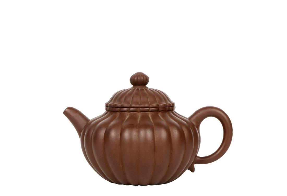A Chinese Yixing Clay Tea Pot (1 of 6)
