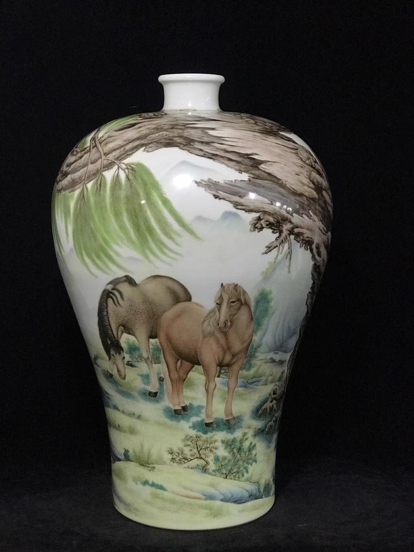 A Chinese Enamel Glazed Porcelain Vase (1 of 11)