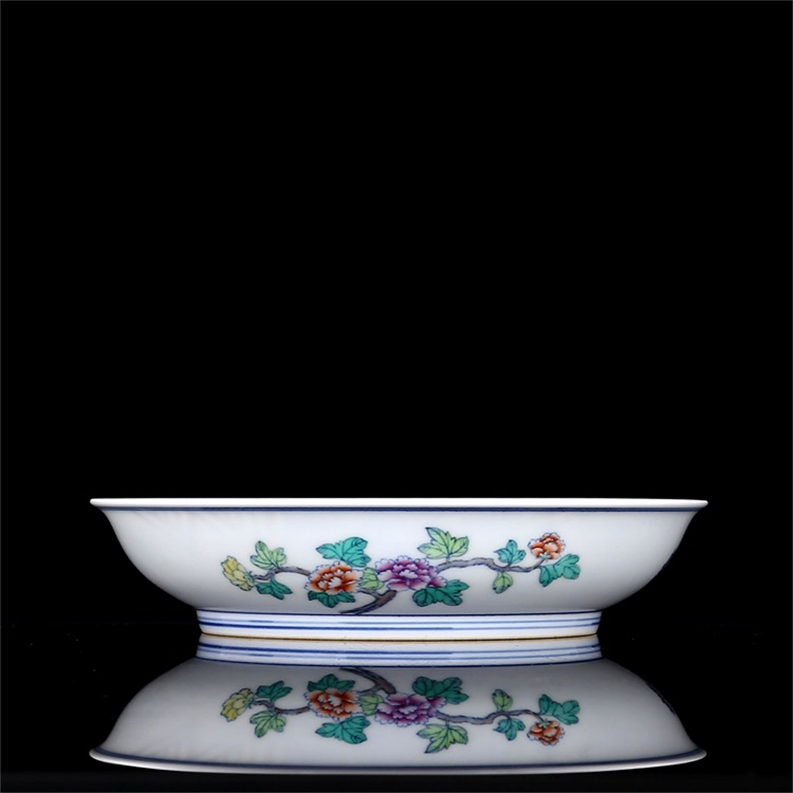 A Chinese Dou-Cai Porcelain Plate (1 of 9)