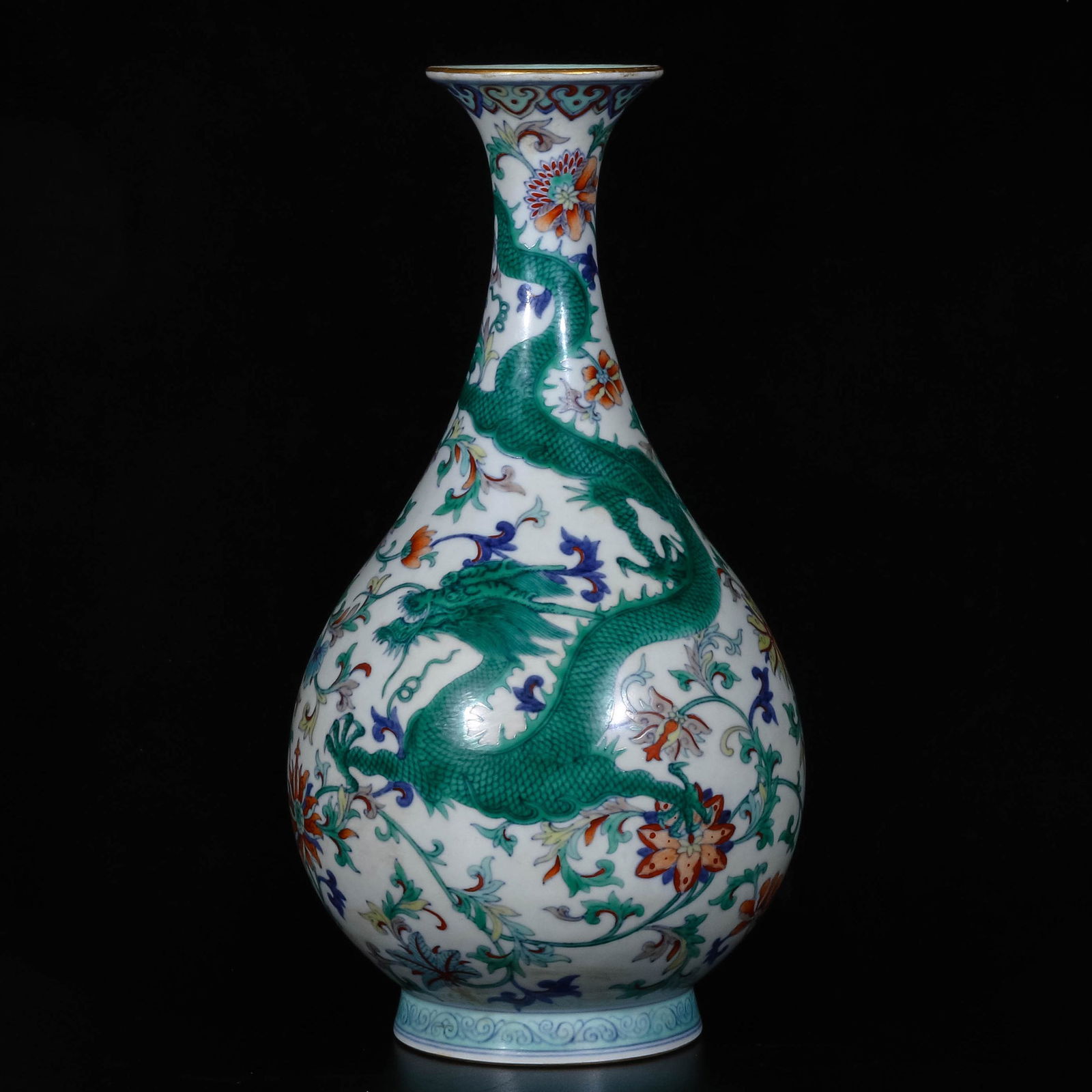 A Chinese Dou-Cai Glazed Porcelain Vase (1 of 8)