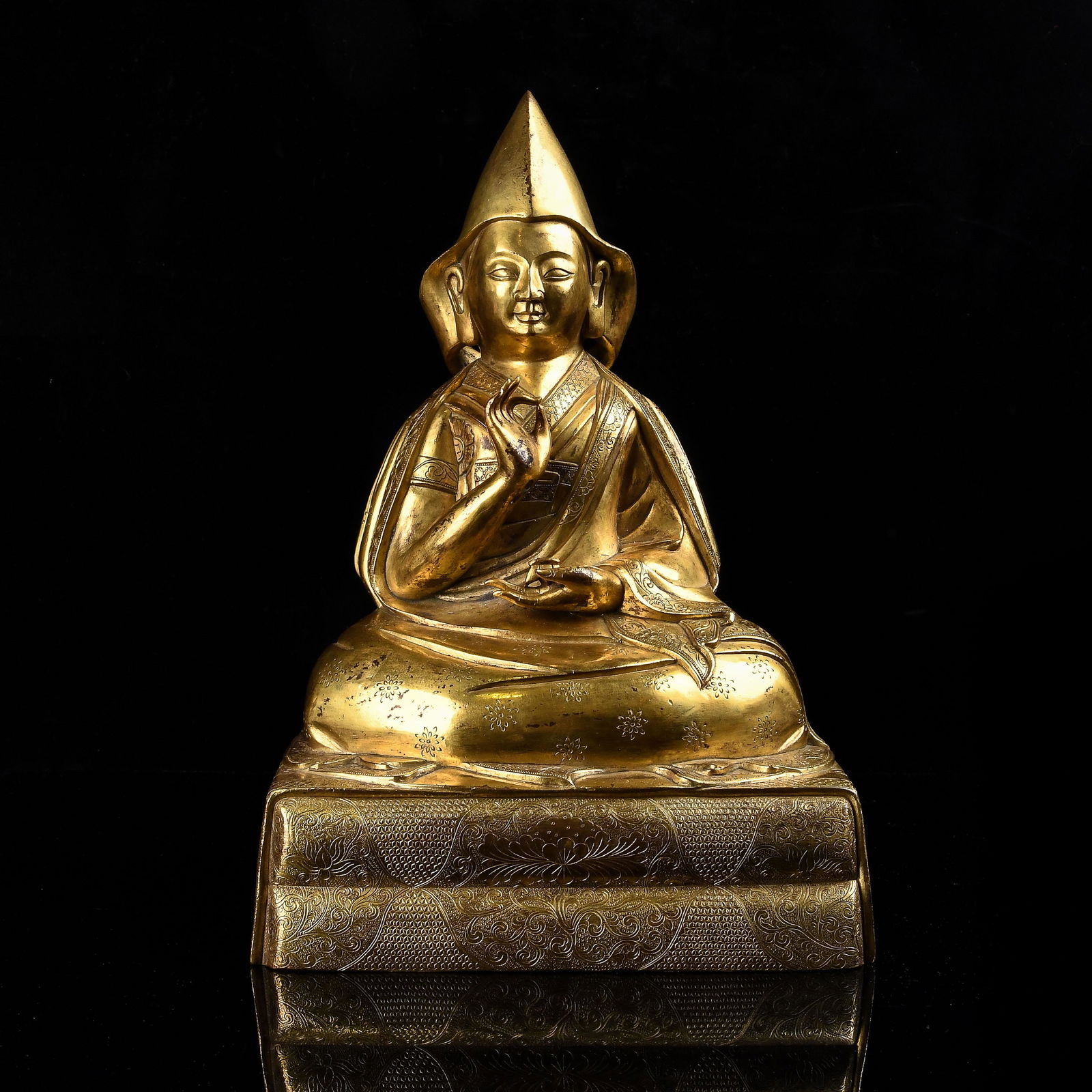A Chinese Gilt Bronze Figure of Buddha (1 of 13)