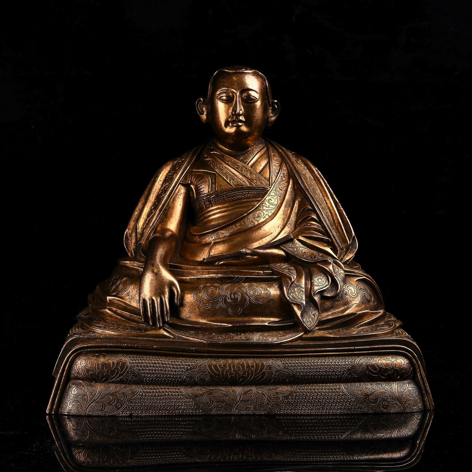 A Chinese Gilt Bronze Figure of Buddha (1 of 10)