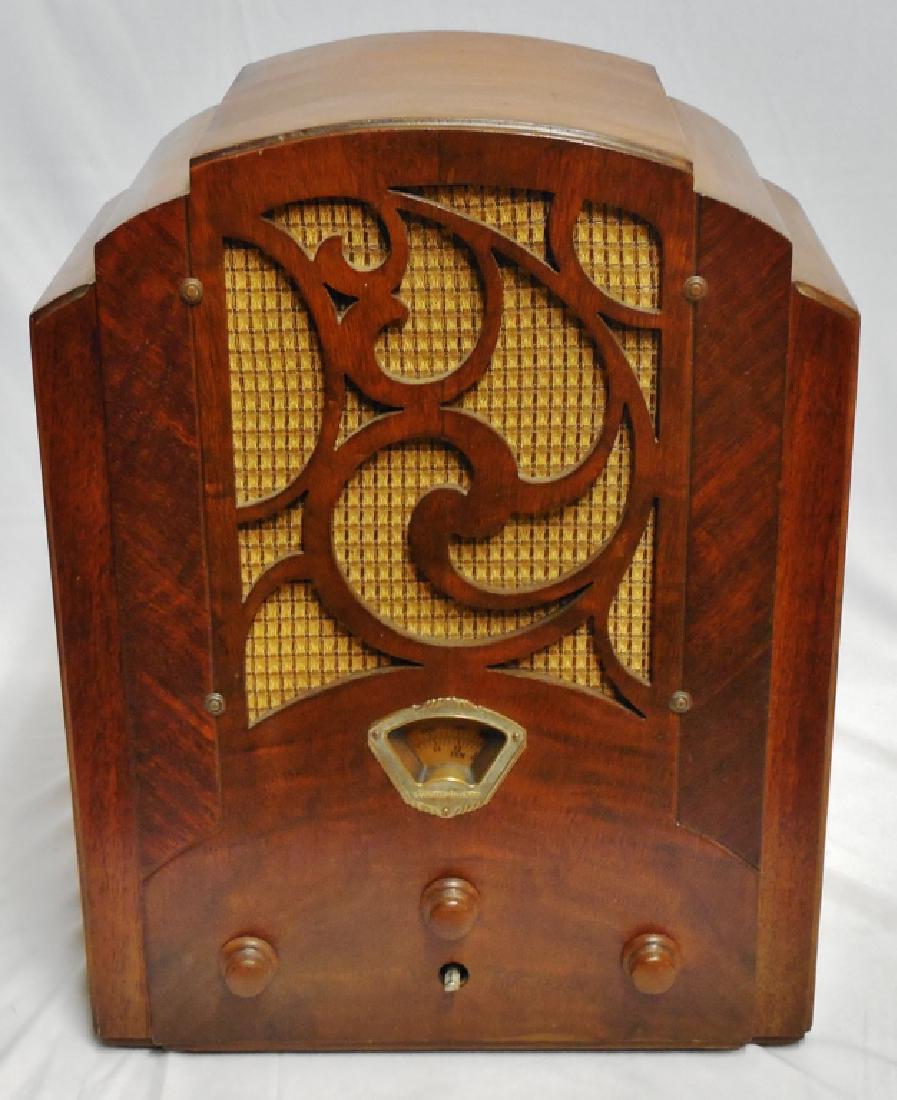 Stewart Warner Tube Radio Model R-1251-A: measures 16 3/4" H