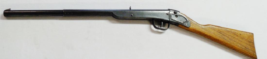 Daisy NO 100 Model 38 Single Shot: NOTE: BREAK ACTION IS SLIGHTLY LOOSE