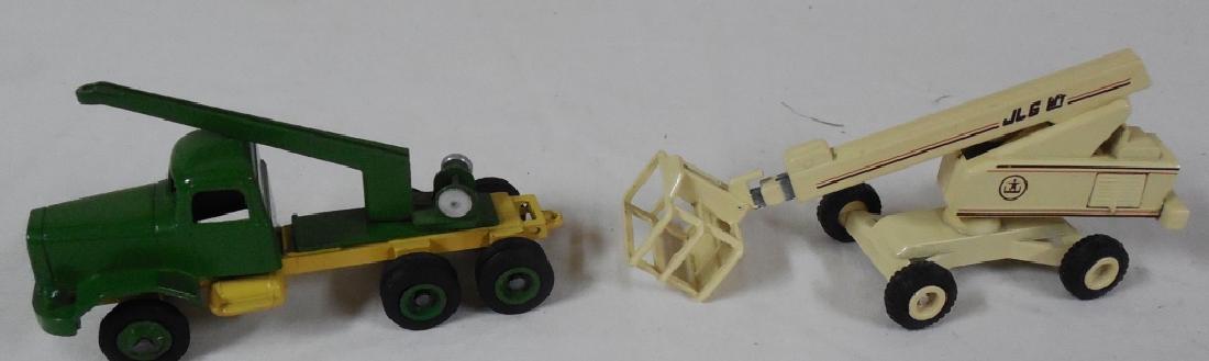 Winross Early Truck & Man Lift, No Boxes (1 of 1)