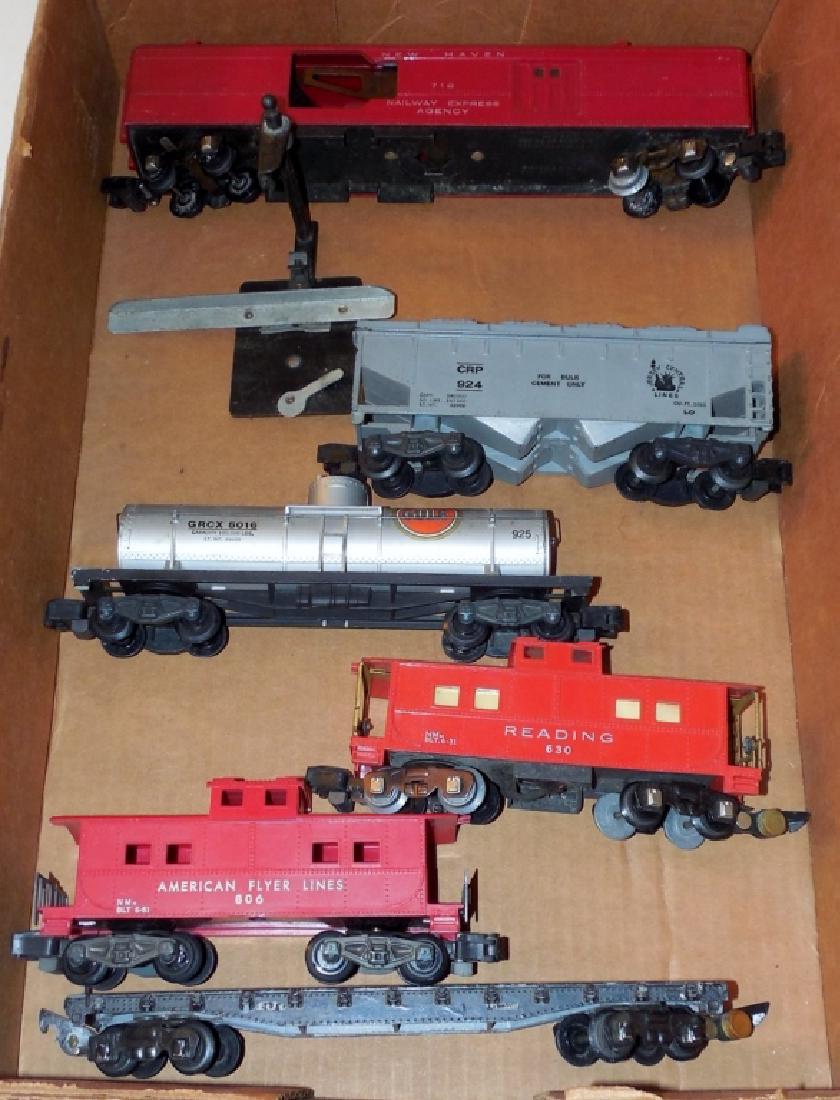 Lot of Lionel and American Flyer Rolling Stock (1 of 1)