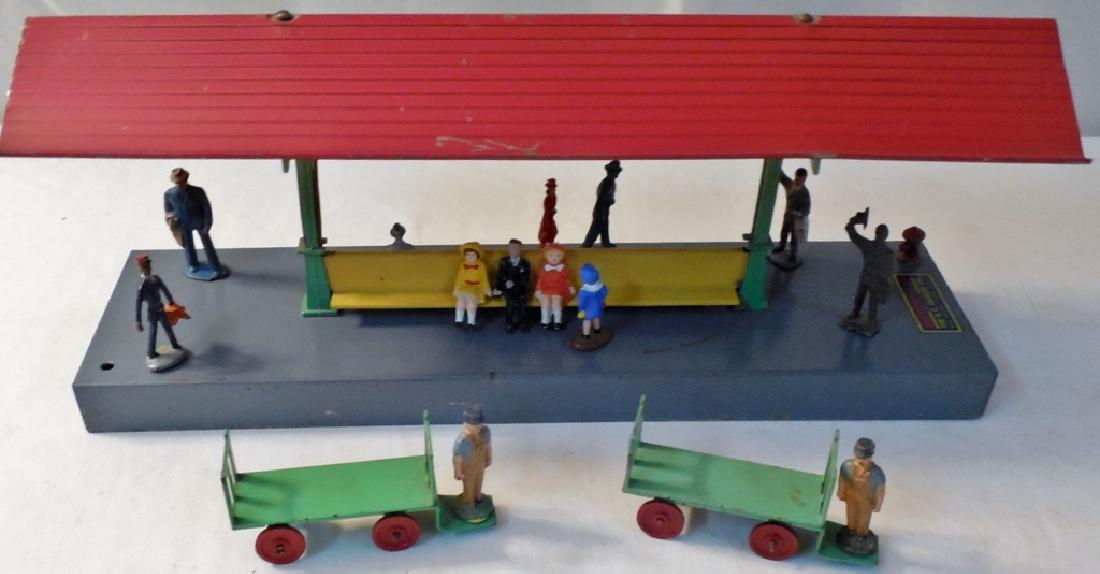 American Flyer Train Depot Bench w/ Roof (1 of 1)