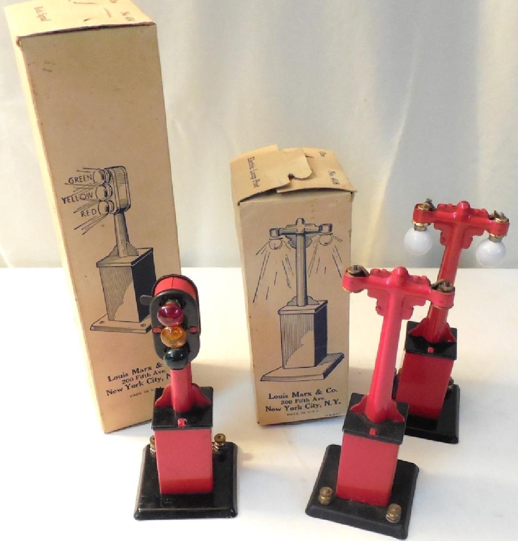 Marx Stoplight & Street Lights (1 of 2)