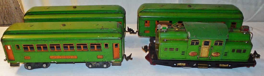 Lionel 318E Standard Gauge Engine & Cars (1 of 10)