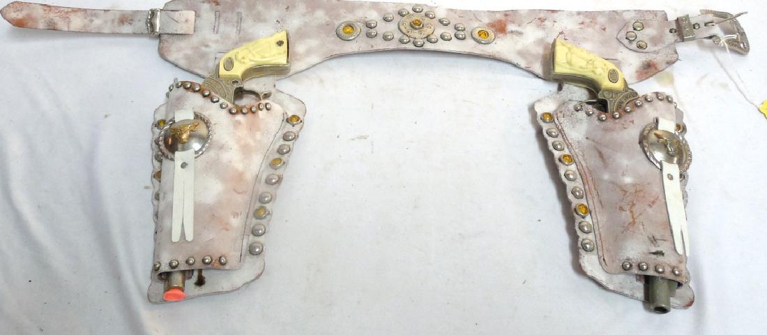 Gene Autry Leslie Henry Double Holster with Guns (1 of 3)