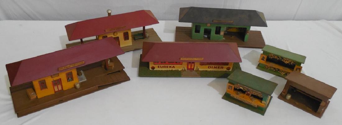 Lot of 7 American Flyer S guage wooden buildings (1 of 11)