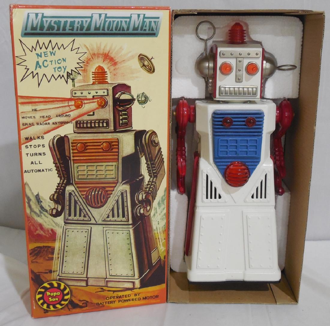 Mystery Moon Man Robot: PaPa-San, 2009