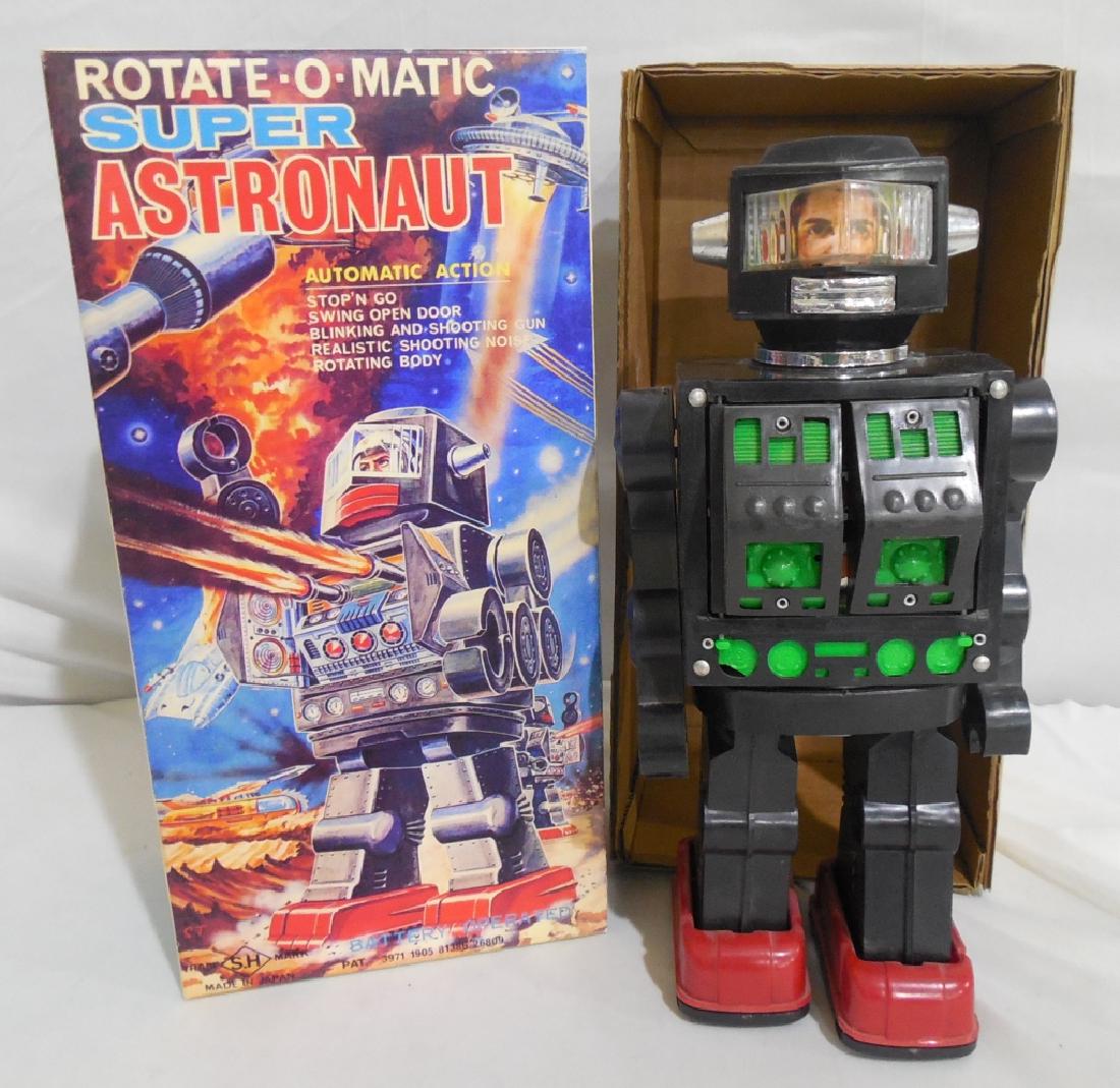 Super Astronaut: some damage, Original Robot, repro box ?