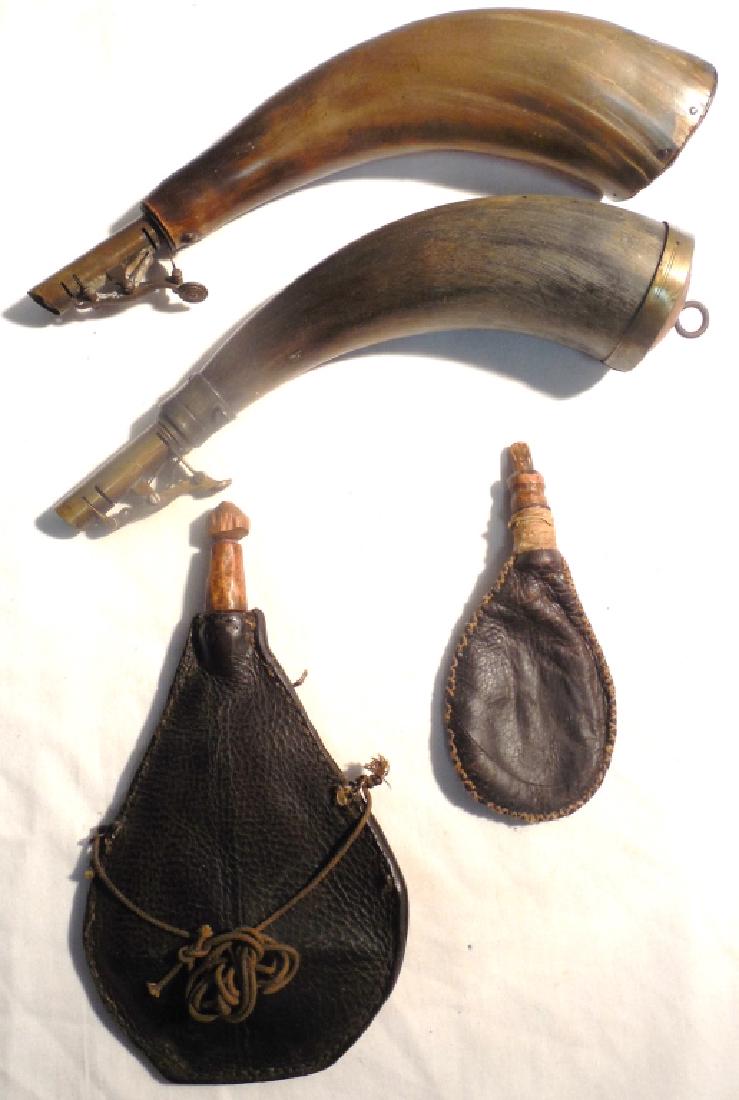 2 horn shot flasks with Chargers: 2 leather shot bags
