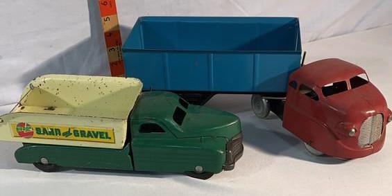 1 Buddy L and 1 Wyandotte Truck: Buddy L Sand and gravel Wyandotte dump truck see photos