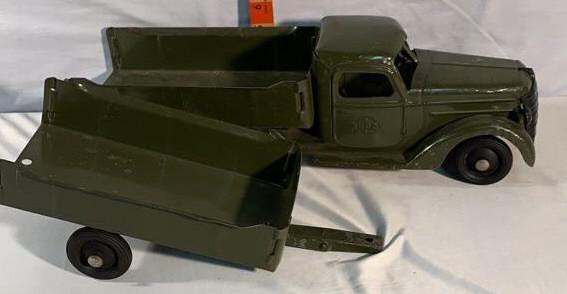 Buddy L Army Truck & Trailer: Looks all original truck and trailer missing rear tailgates see photos