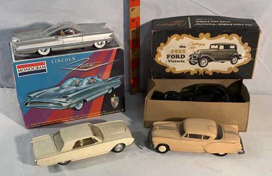 Mixed lot of models and a T Birds promo: Lincoln Futura is Assembled 32 Ford Victory unassembled 62 Thunderbird promo and other