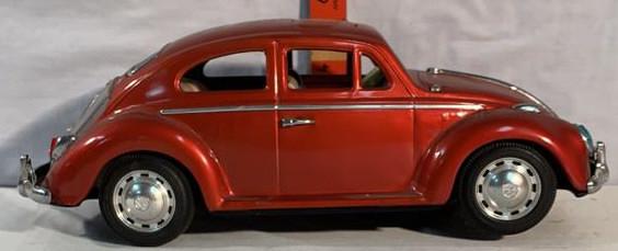 Battery operated Volkswagen beetle: see photos not tested used Some scratching