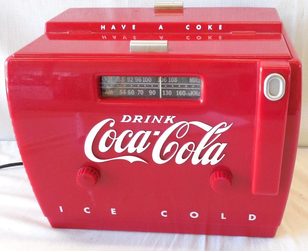 Coca-Cola AM/FM cassette radio (1 of 3)