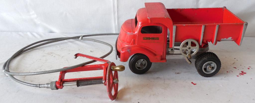 Smith - Miller Dump Truck with additional Crank: User see photos