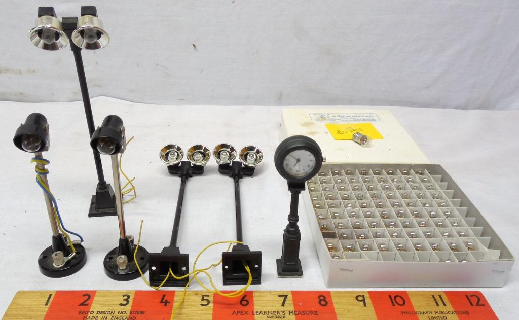 Lionel Town Clock - Street Lamps - Bulbs (1 of 4)