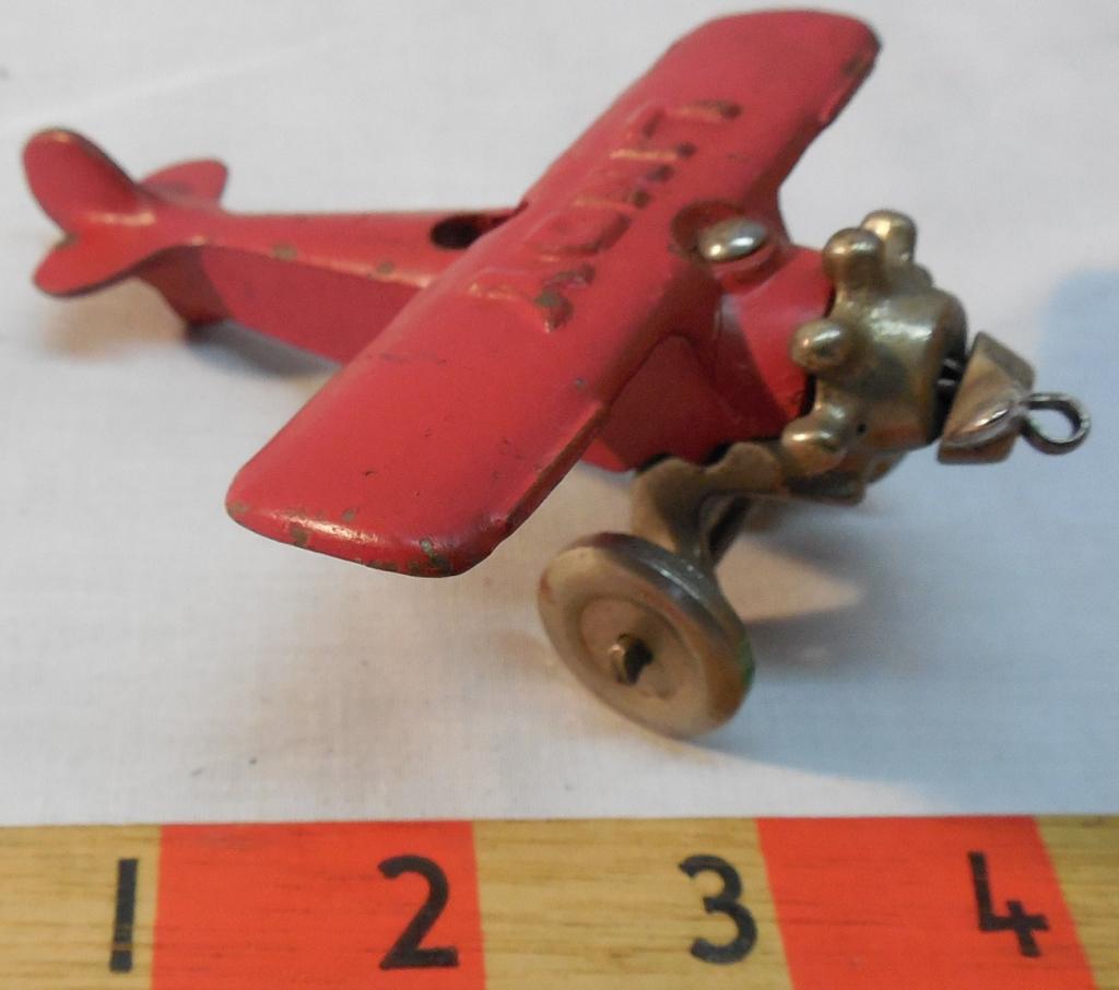 Hubley Lindy Cast Iron Plane (1 of 4)