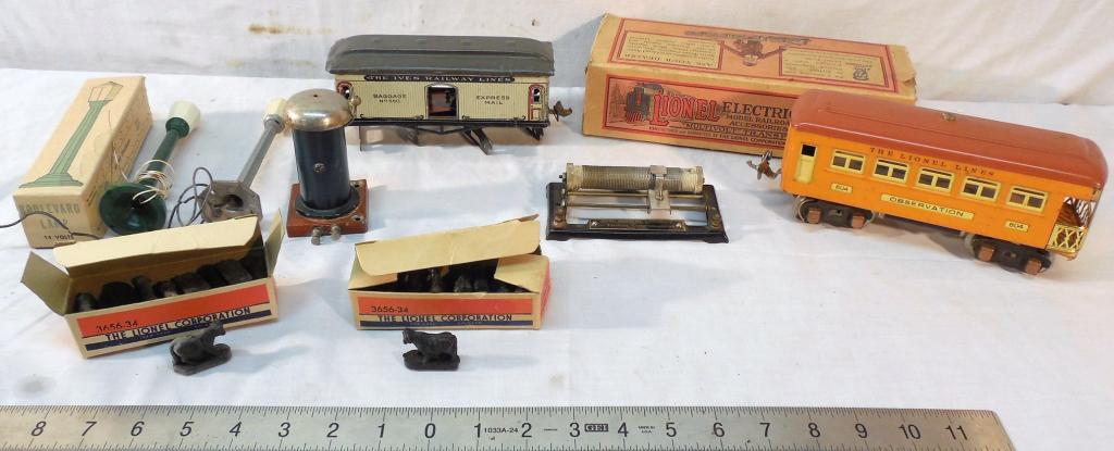 Mixed Lot Lionel Train Items (1 of 15)