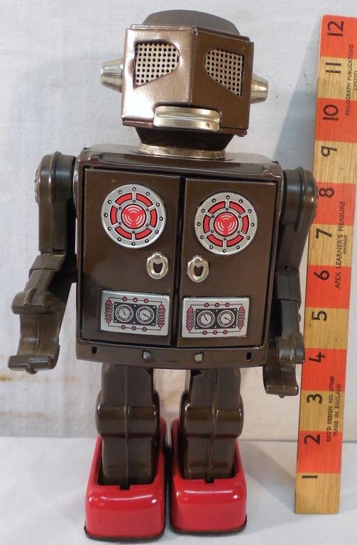 Japanese Robot With Guns in Chest Jan 25, 2020 Rentzel's Auction Service, Inc. in PA