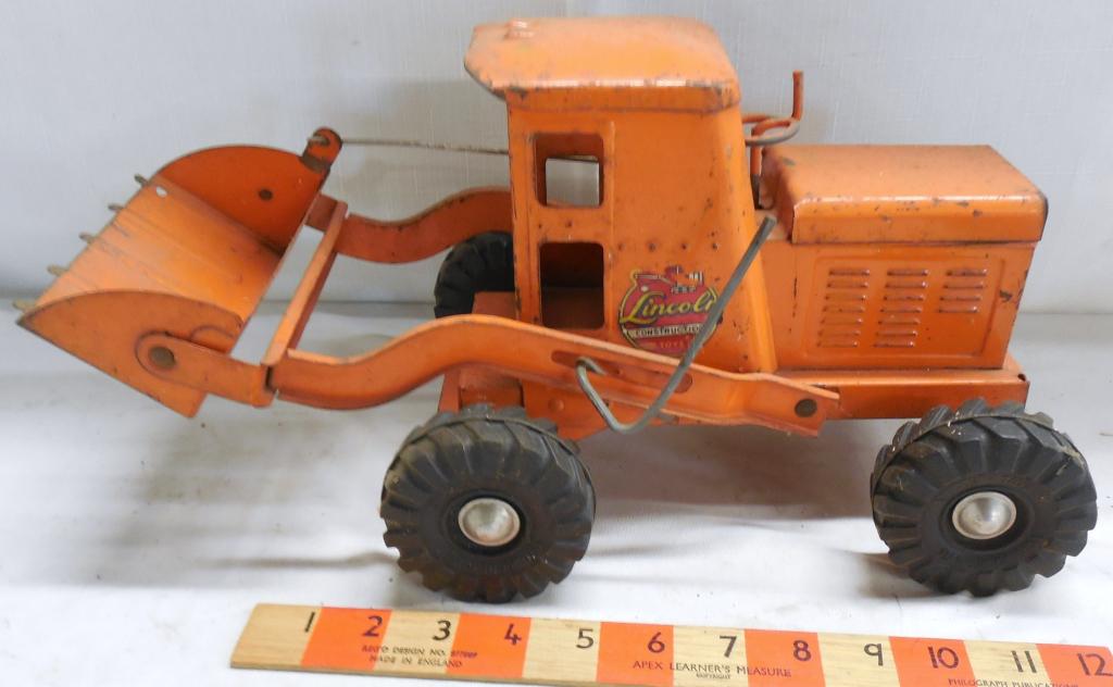 Lincoln Construction Toys Loader (1 of 5)