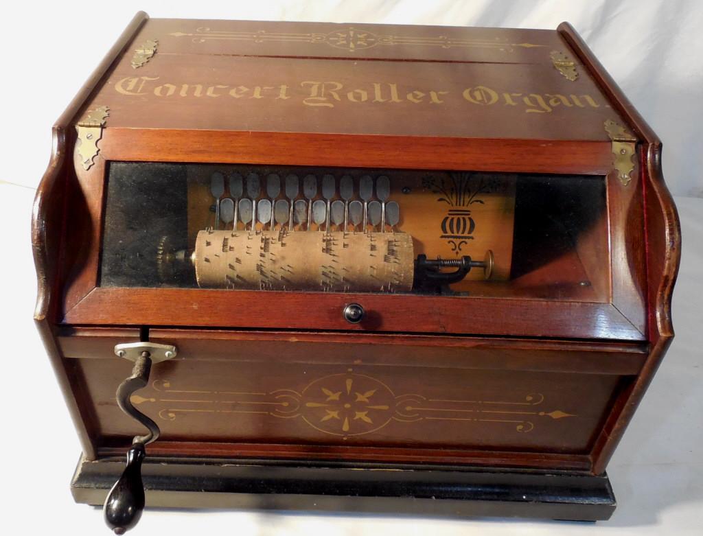 Concert Roller Organ w/ 10 Rollers: Working condition.12'' Tall x 17'' wide