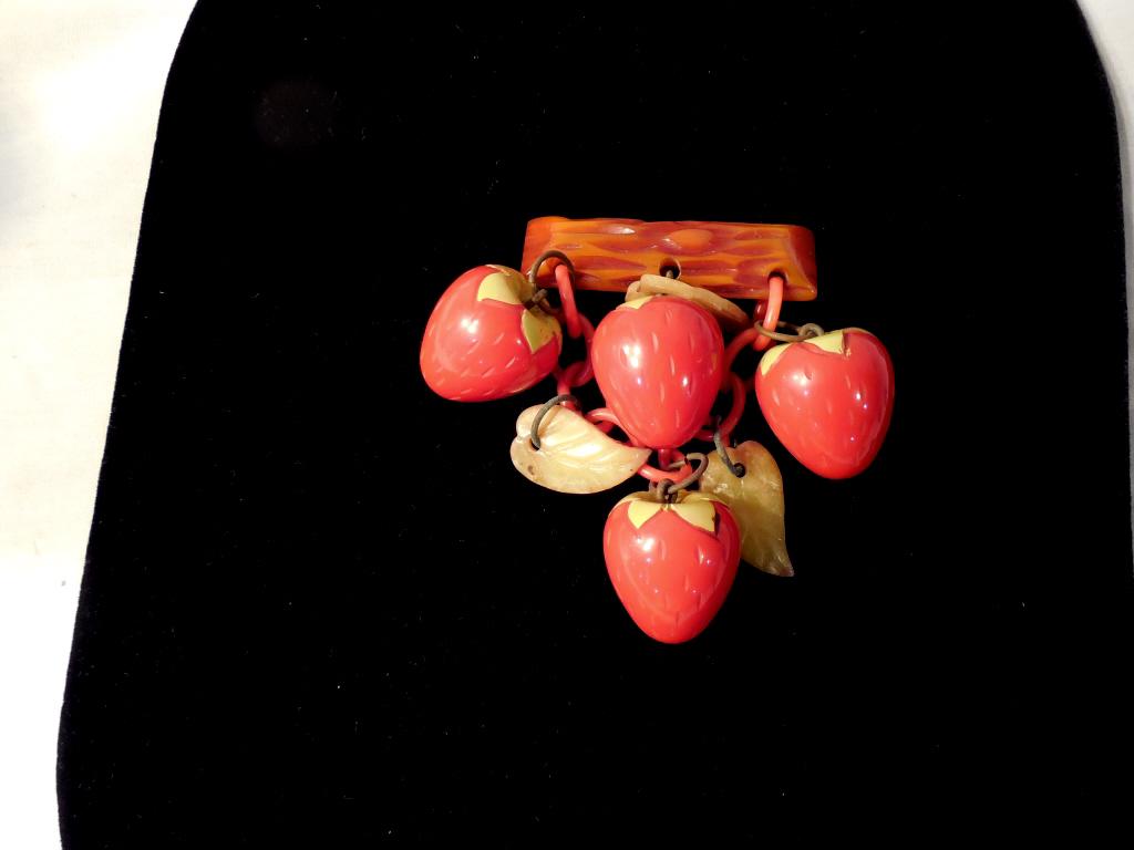 Bakelite Pin w/ Strawberries: Vintage Bakelite Pin