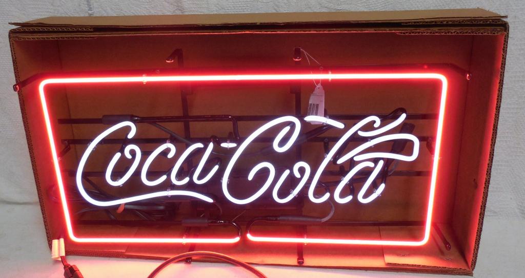 Neon Light Coca Cola (1 of 1)