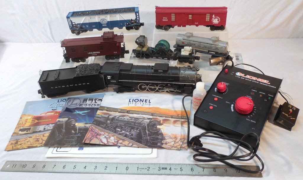 Lionel Train Set w/ Transformers and Calendars: no boxes
