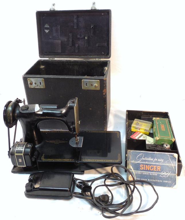 Singer Sewing Machine 221 W/Case (1 of 7)