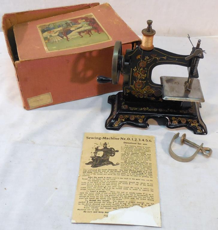 Pressed Metal Sewing Machine w/box (1 of 6)