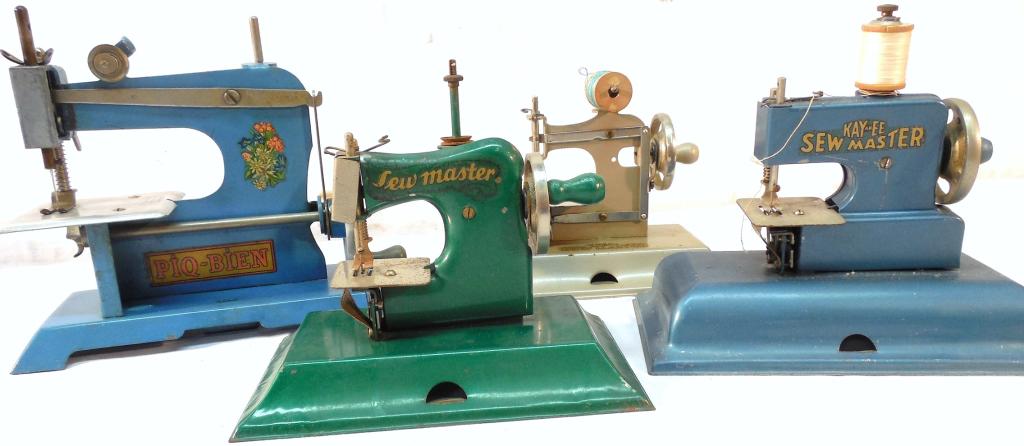 4 Tin Sewing Machines-1 Piq-Bien France (1 of 16)