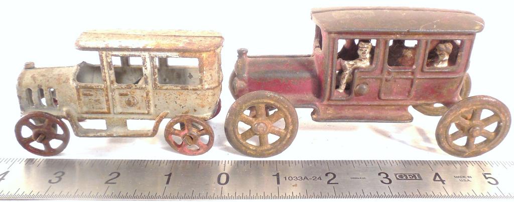 Lot of 2 Cast Iron Trucks No Names (1 of 11)