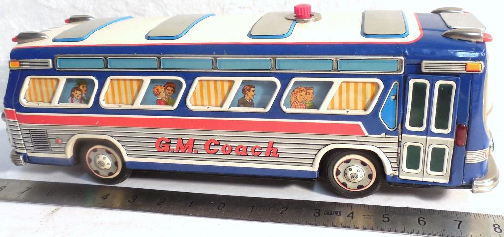 G.M. Coach Bus Battery Operated (1 of 6)