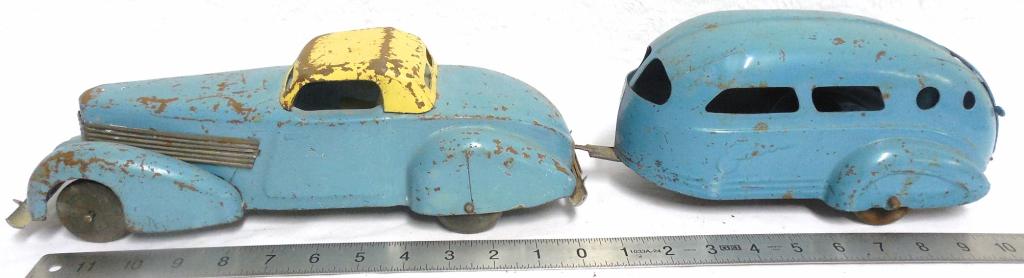 Wyandotte Metal Car and Pull Behind Trailer (1 of 9)