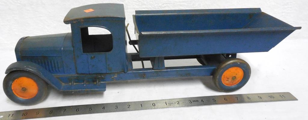 Pressed Steel Dump Truck No Name: Paint Fair Condition,Lever releases dump bed