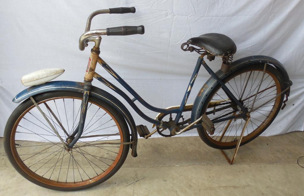 Hartford Westfield Mfg. Girl's Style Bicycle 50th (1 of 9)