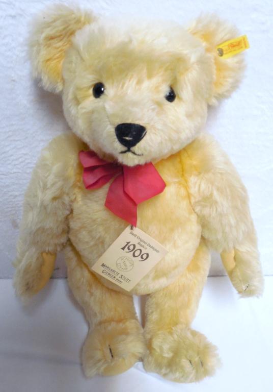 Steiff Teddy Bear Replica 1909 21'' Tall - Used as is (1 of 3)