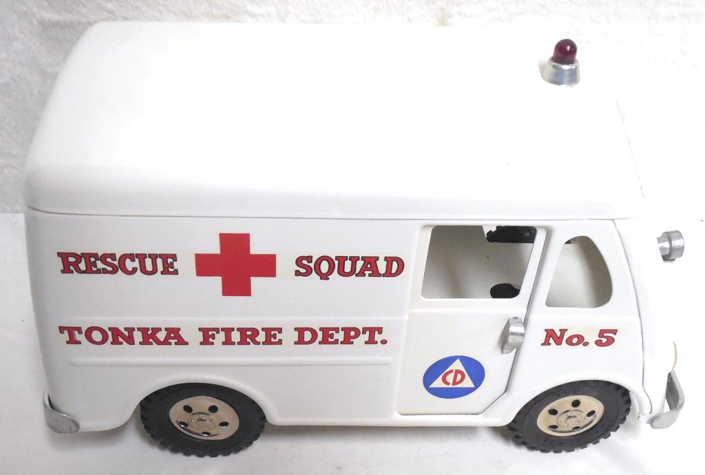 Tonka Rescue Squad Truck Clean / Excellent condition (1 of 5)
