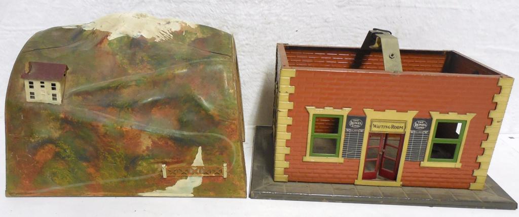 Lionel Tunnel and Waiting Room As Is Waiting room has (1 of 11)