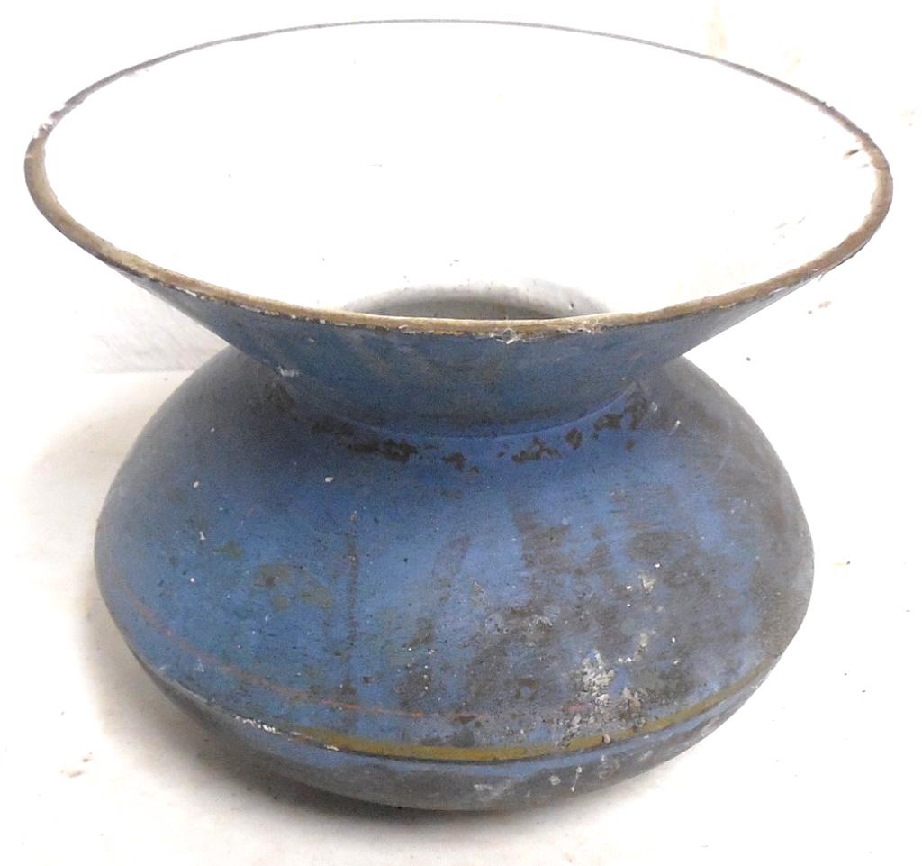 Cast Iron Spittoon Used as is see photos: Used as is see photos