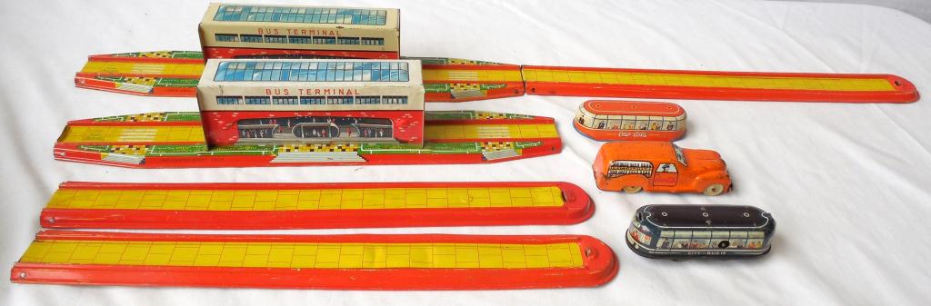 Lot of Tin Bus Terminals and Cars 1 car as is / one: 1 car as is / one Italy see photos
