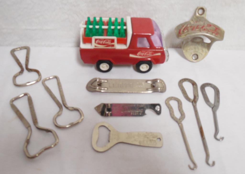 11 assorted advertisement item (3) shoe lacers, (7) (1 of 6)