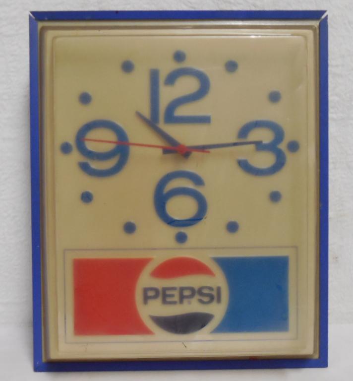 Pepsi clock & light clock runs & lights up, plastic (1 of 4)