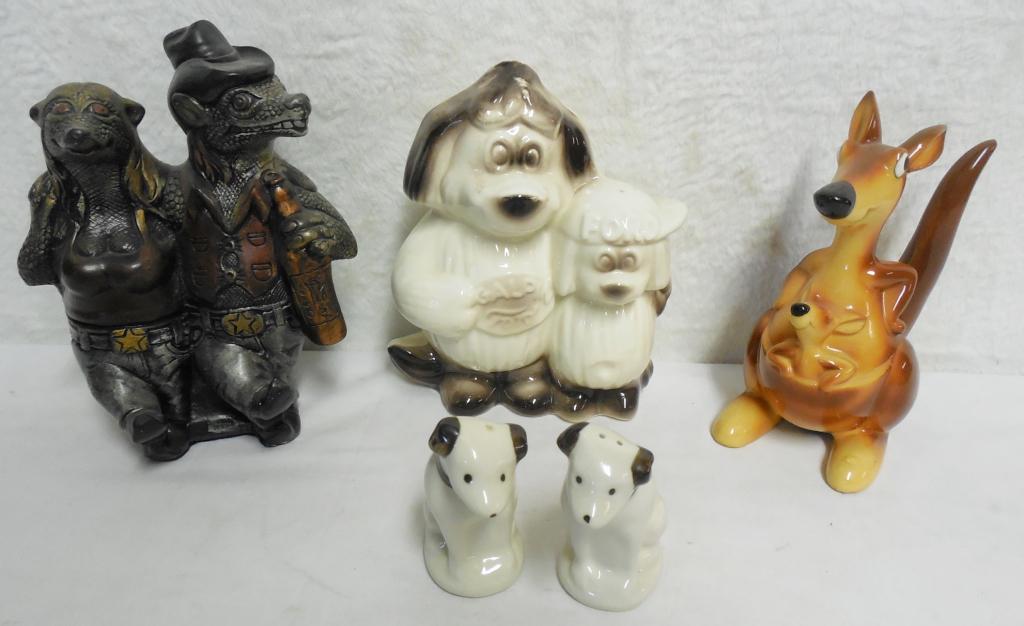 5 assorted figures Nipper RCA S & P shakers, Galpin (1 of 5)